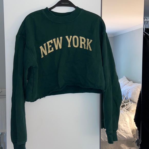 💋2 for $15💋cropped NEW YORK crewneck - Picture 1 of 3